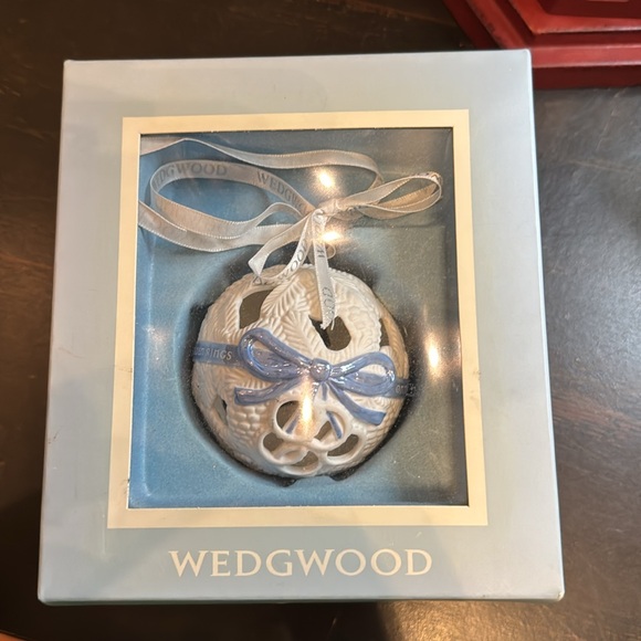 New Wedgwood 5 Golden Rings 12 Days Of Christmas Ornament Jasperware Rare in Box - Picture 5 of 5